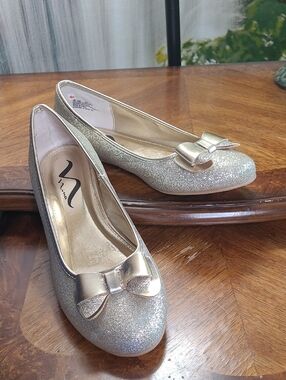 New! Nina Kenzee Gold Glitter Sparkly Girls 5 Slip on Ballet Flats Bow Accents